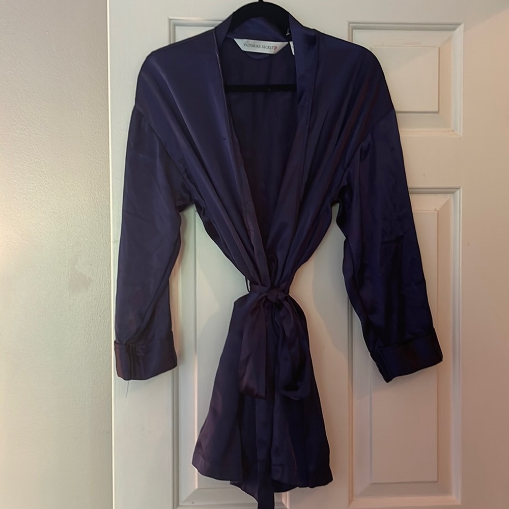 VINTAGE VICTORIA’S SECRET SATIN ROBE